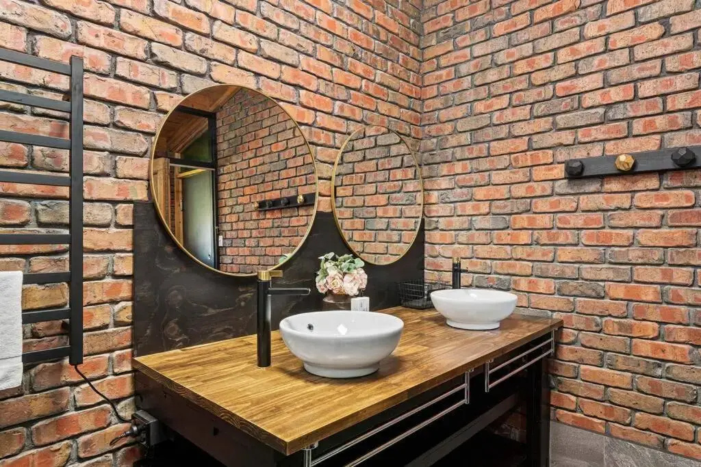 Black Pearl ~ Industrial-Chic in Silver Sands