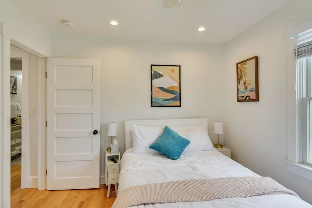 Walkable + Convenient! 1st-floor Apt in Middletown