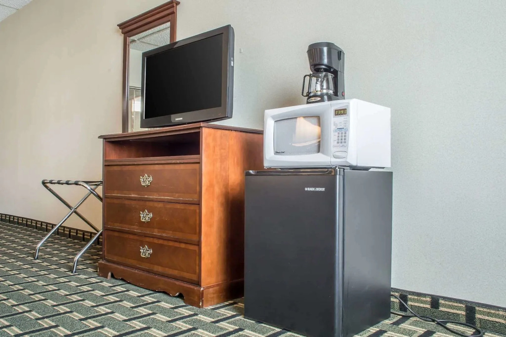 Quality Inn & Suites Palm Island Indoor Waterpark