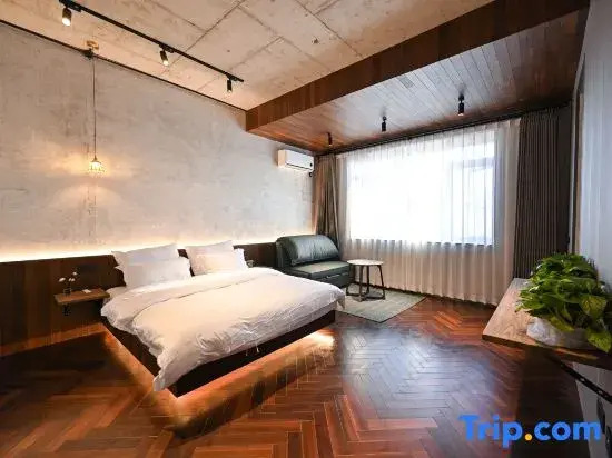 Xushe·Luxury Industrial Style Homestay (Shanghai Pudong New Area Lingang Shanyuan Store)
