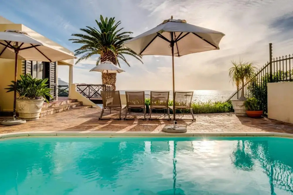 Colonial-style Camps Bay Apartment With Ocean Views and Private Pool Area CBT Lodge
