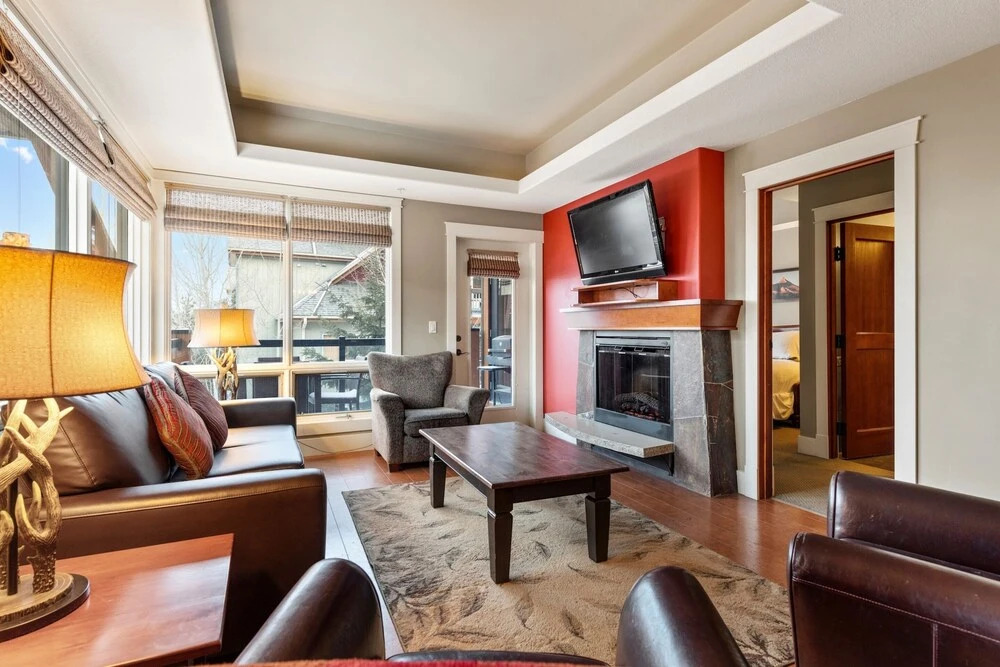 Exquisite 2BR/2BTH Luxury Condo with Mountain View