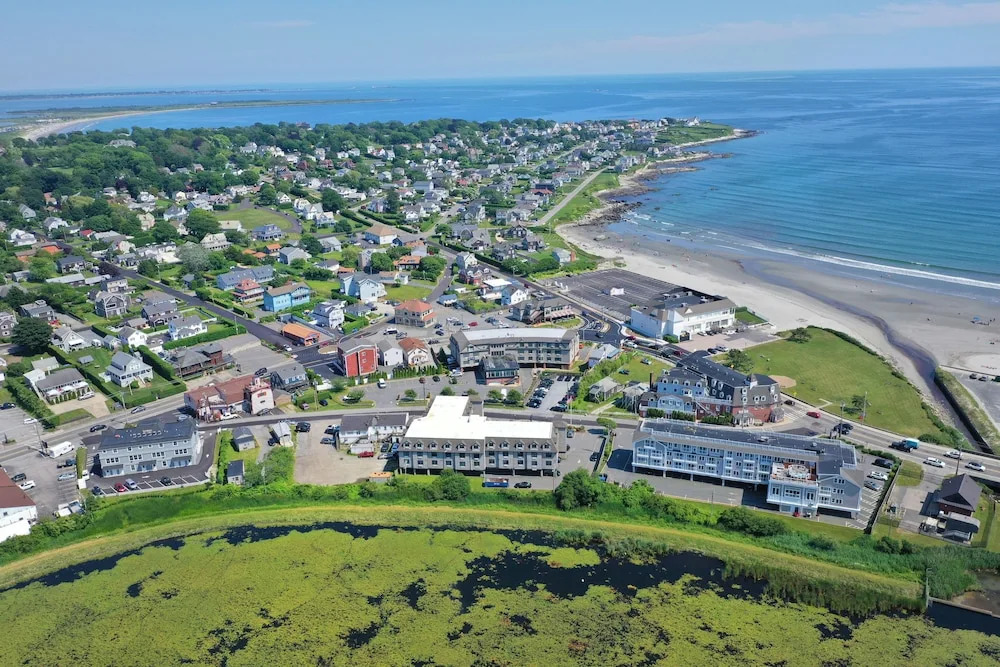 Atlantic Beach Hotel & Suites