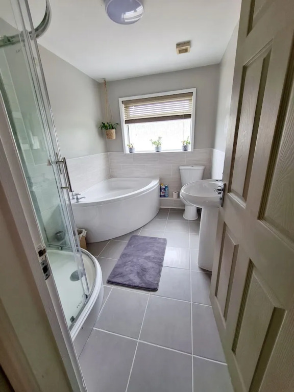 Property 5 Minutes Walk From Trearddur Bay Beach