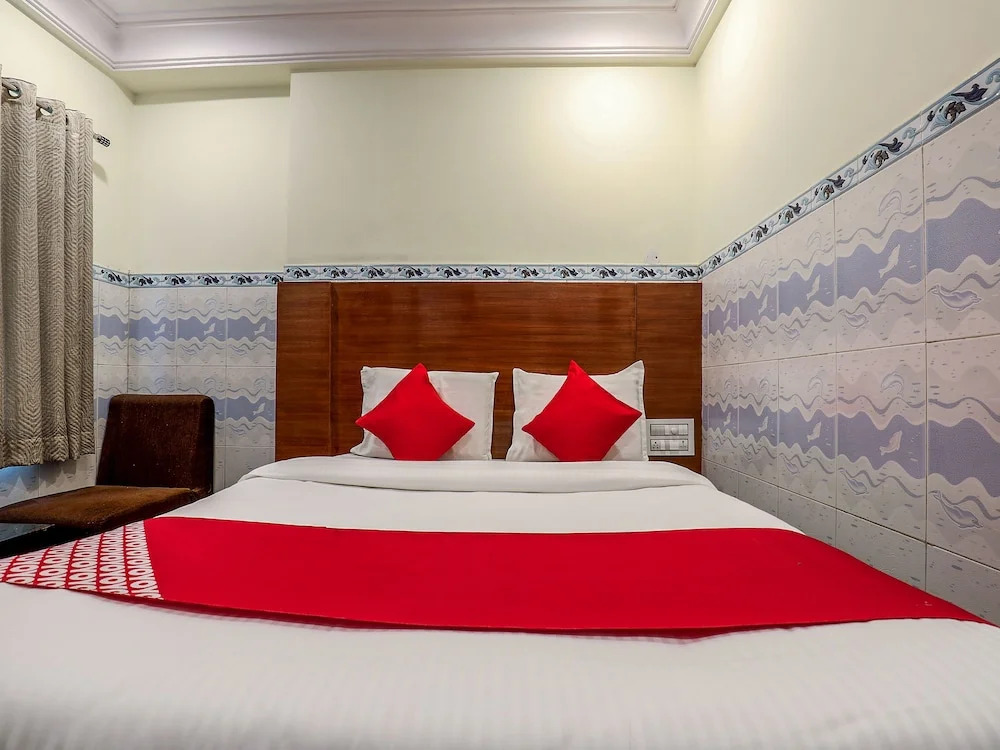 Hotel O Hanuman Pet Near Railway Station