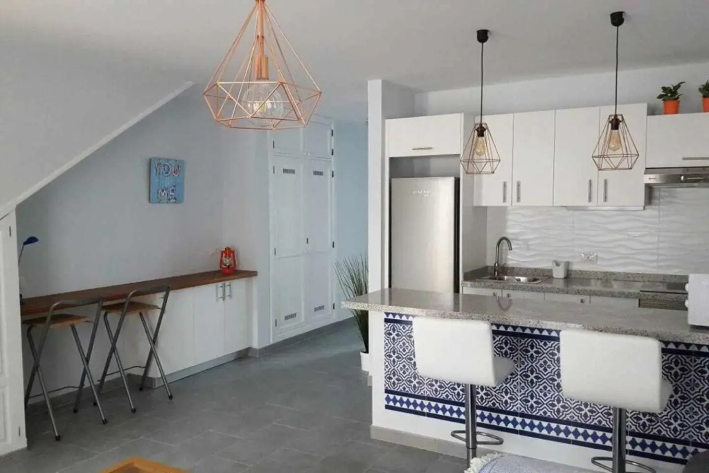 Apartamento con Terraza y Piscina C