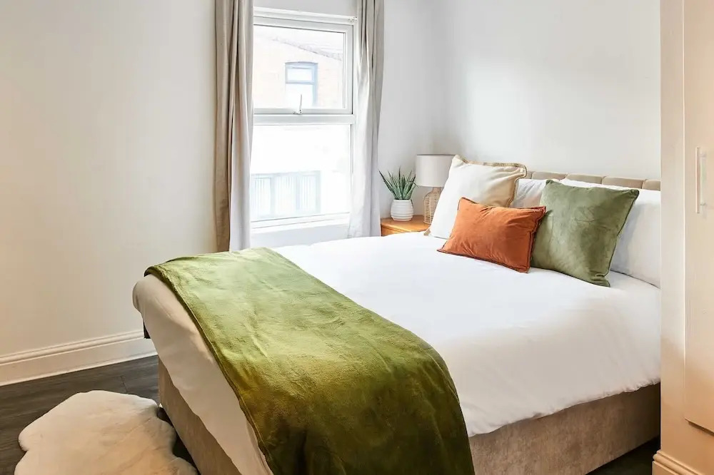 Host Stay Bishop House