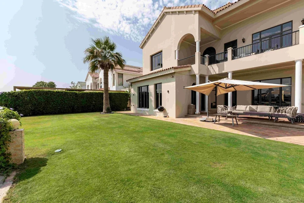 Beachfront 6BR Villa w Private Pool at the Palm