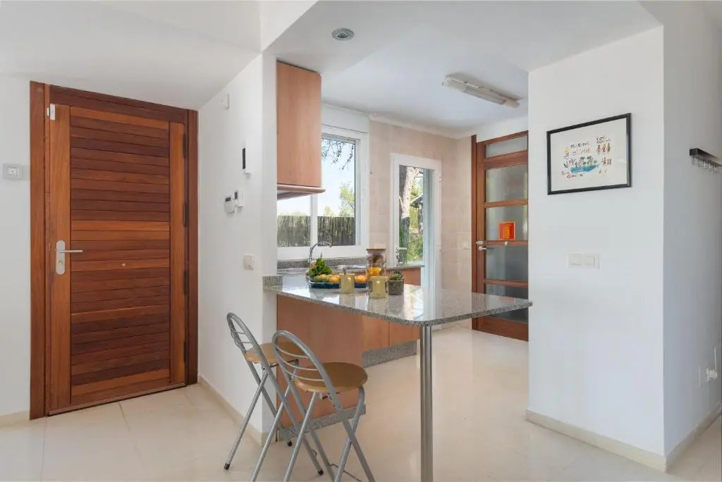 Villa Jazmin for 8 with swimming pool and beach views