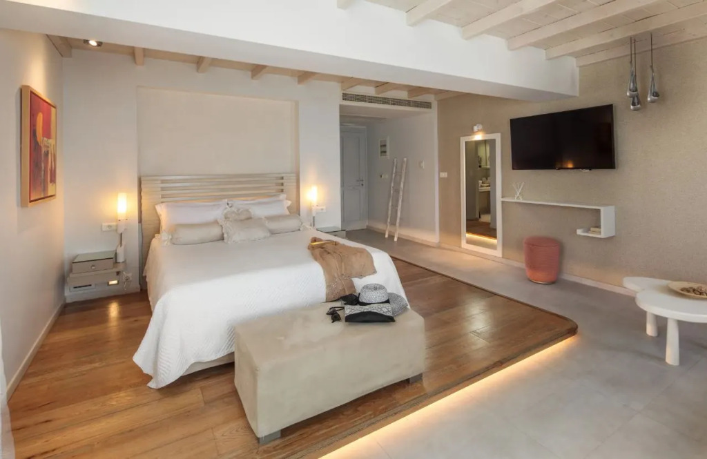 Iria Beach Art Hotel