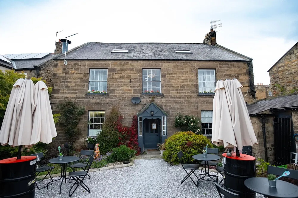 Laburnum Guest House at Bistro En Glaze