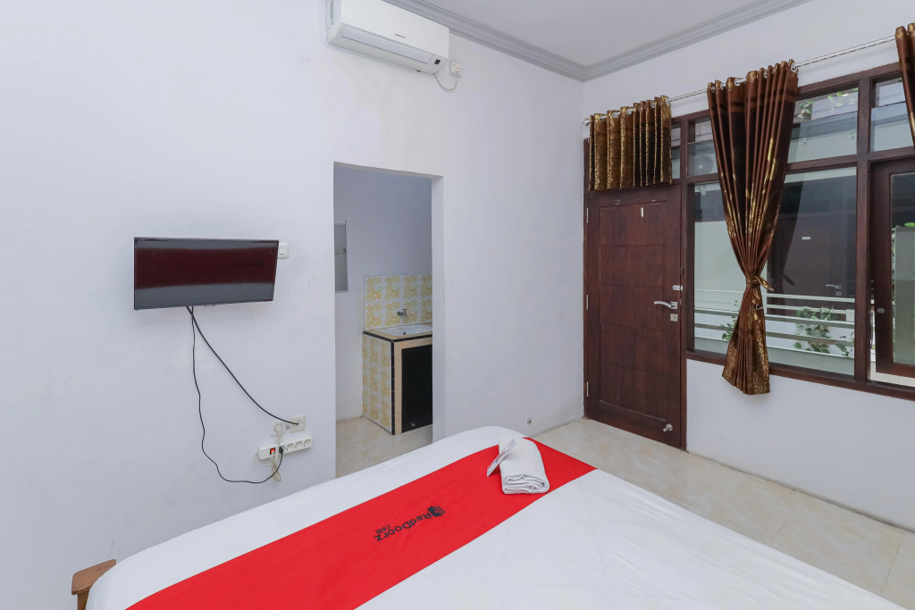 RedDoorz @ Pondok Candra