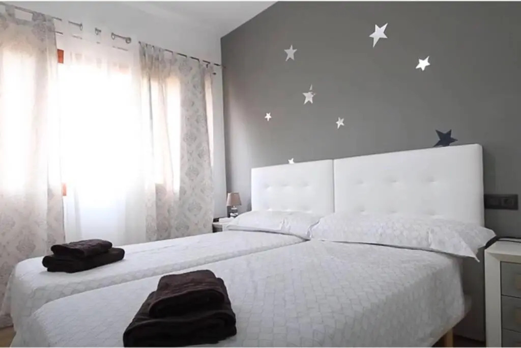 Bel appartement raffiné à 600 m de la plage