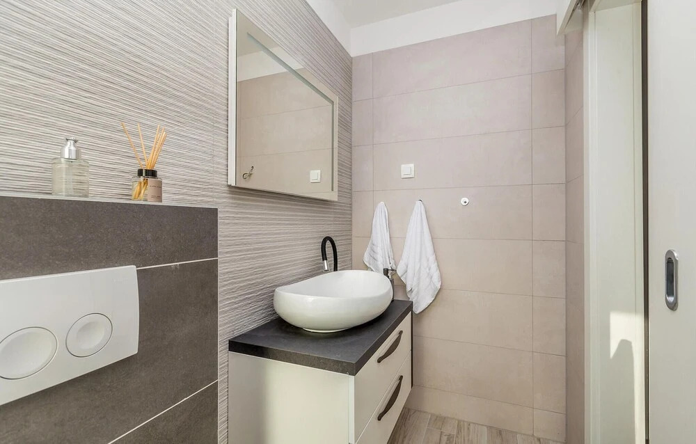 Amazing Home in Njivice With Outdoor Swimming Pool, Wifi and Outdoor Swimming Pool