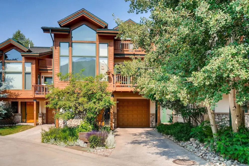 Evergreen Townhomes by Steamboat Resorts