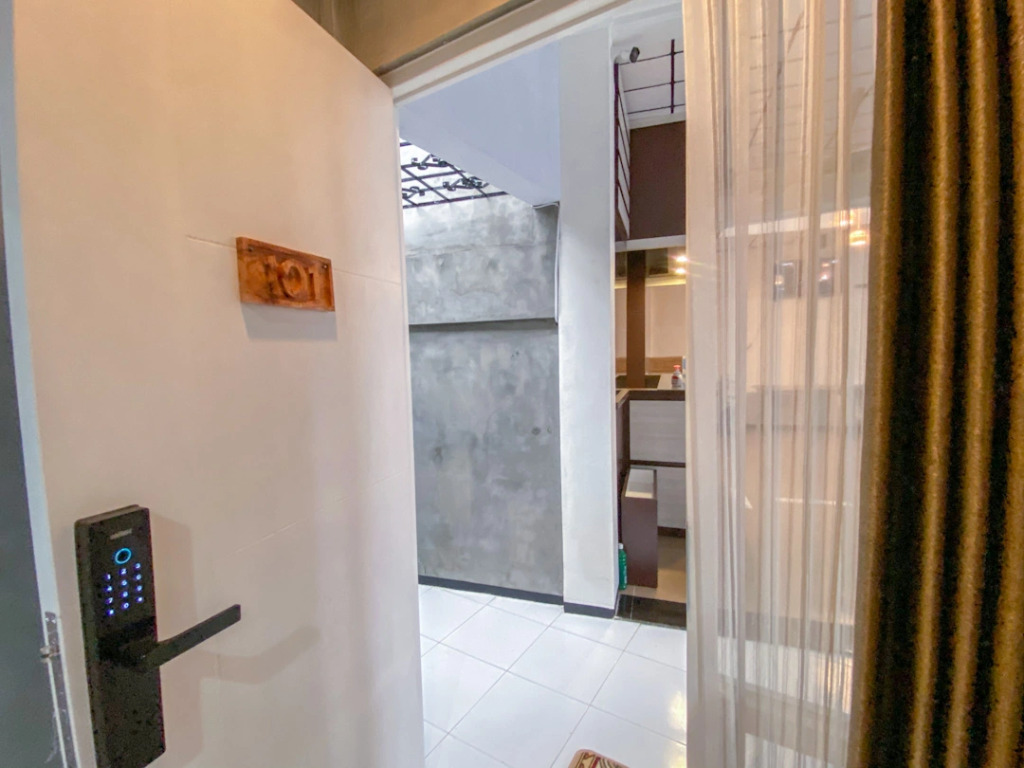 RedDoorz Syariah At Mitra Guest House