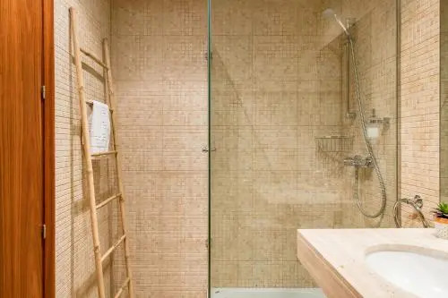Up Rooms Banyoles