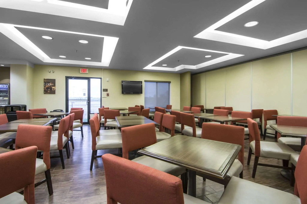 Comfort Suites