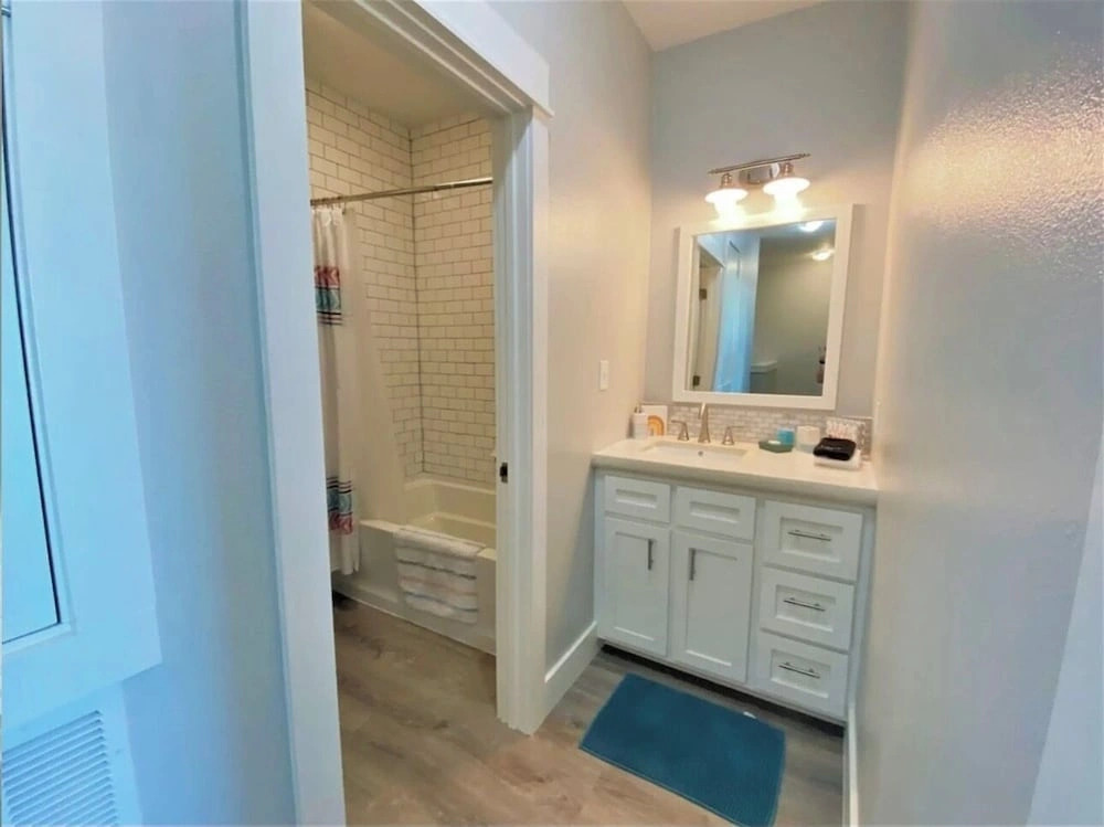 3201 S. 11th St - New Wave Rentals