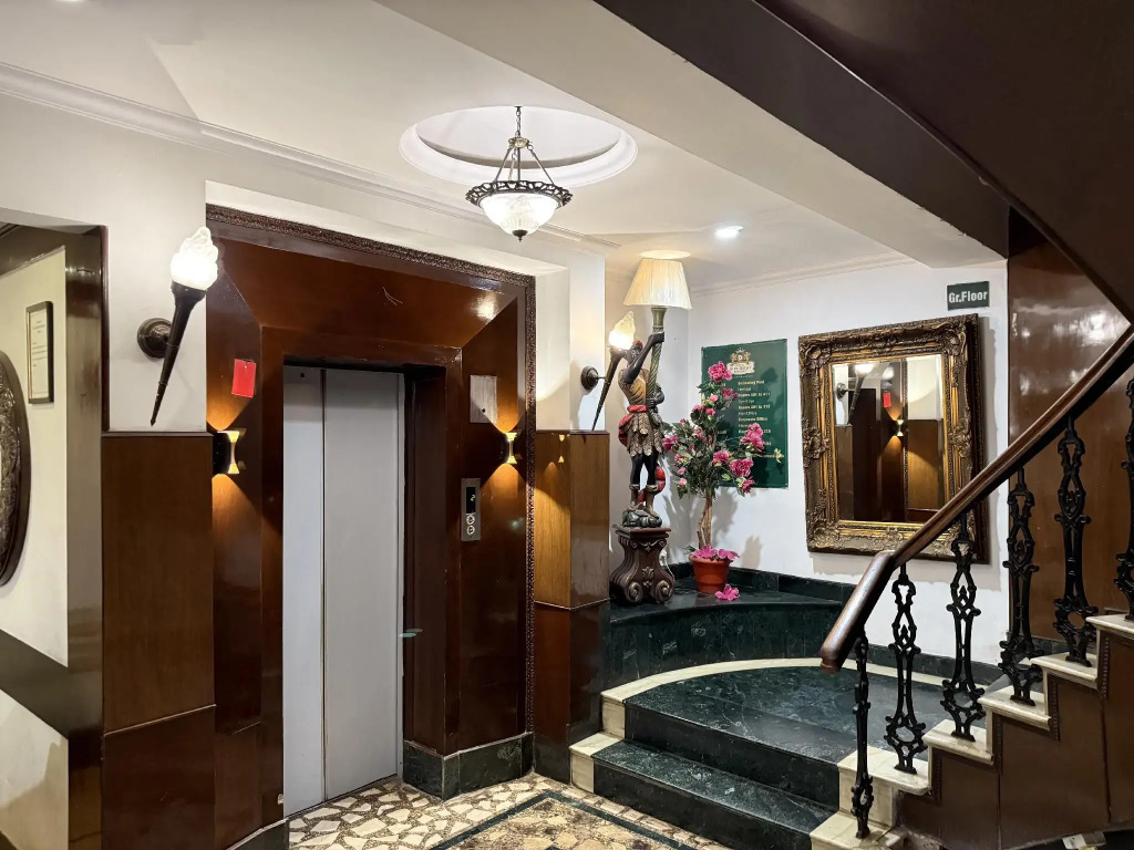 Hotel Diplomat Residency