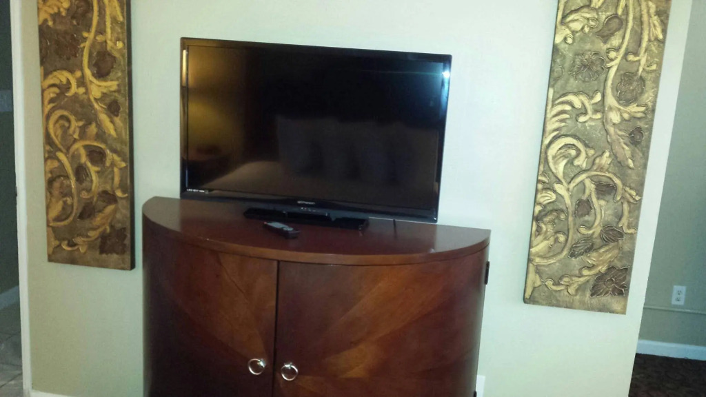 Inn by the Lake Gilbertsville Hotel
