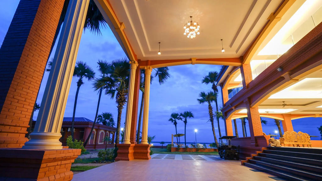 E-outfitting Royal KK Bagan Hotel