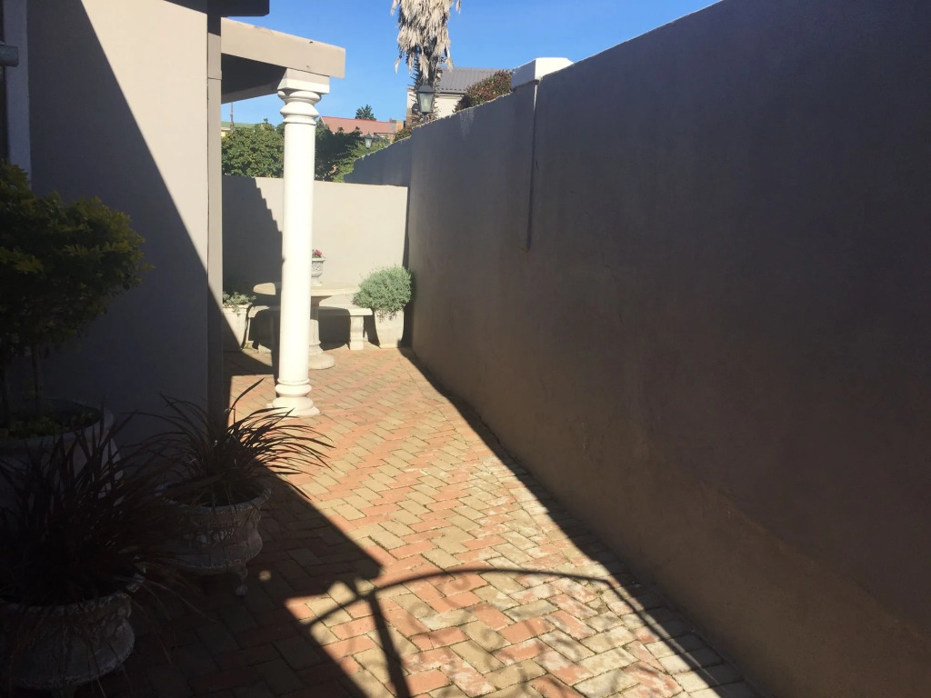 Sea Whisper Guest House