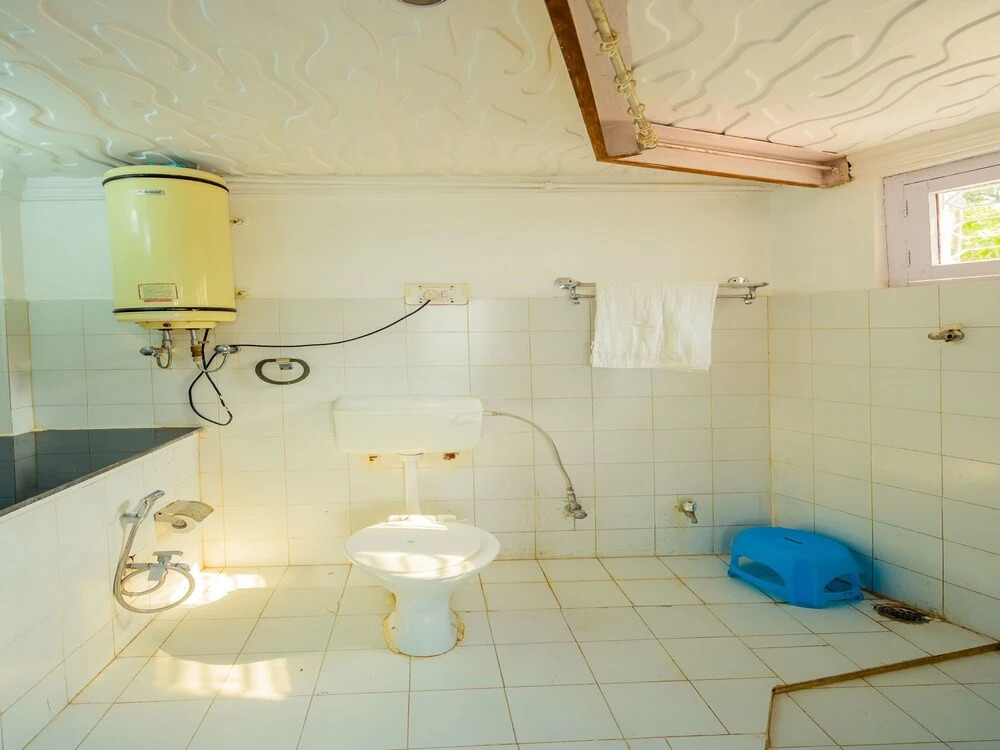 Home Royal Wood by OYO Rooms
