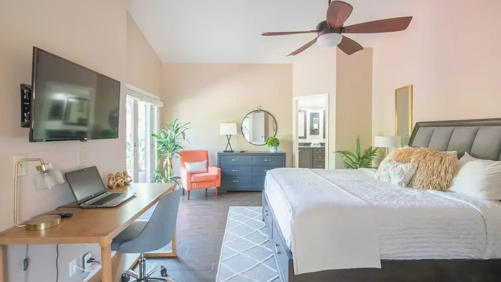 Scottsdale Gem W/pool in Private and Serene Yard!