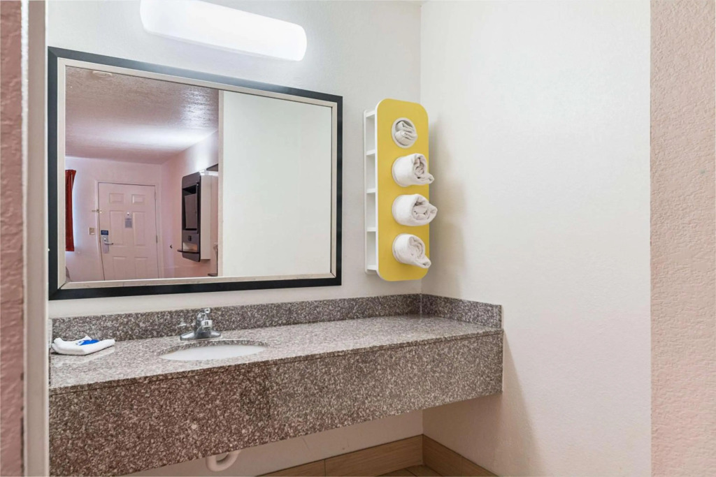 Motel 6-San Antonio, TX - Fiesta Trails