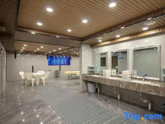 Rujia Business Travel (Jinbiao) Lvliang Wenshui Middle School Diqing Street Shop