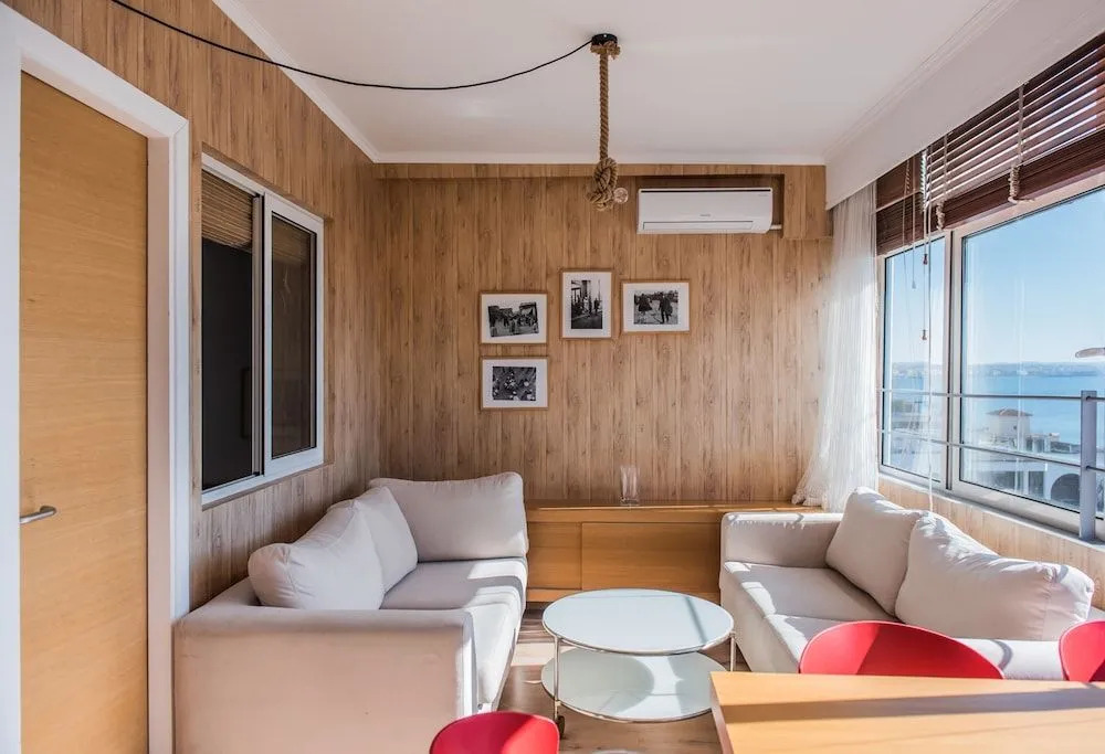 #Halu! - Spacious Home with Sea View