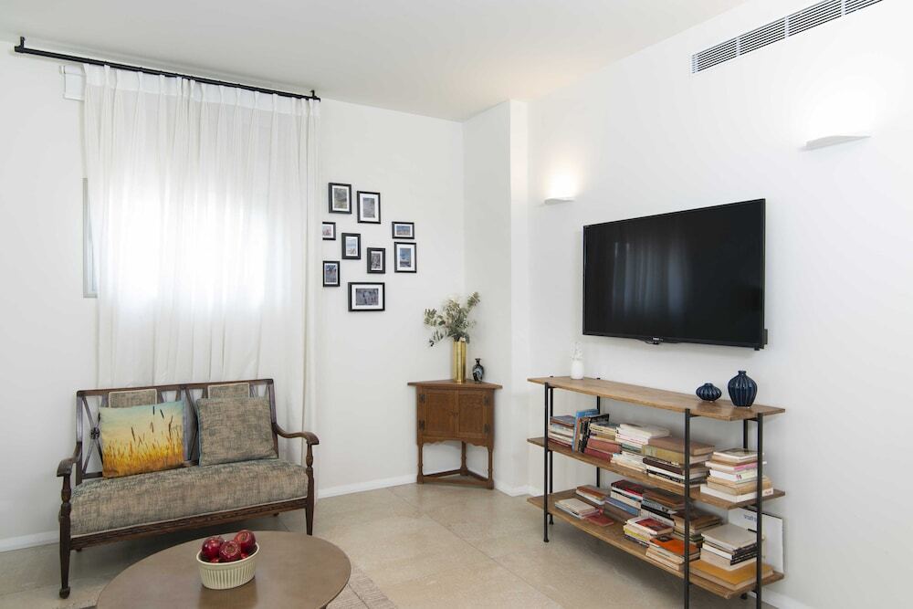 TLV Center by TLV2RENT