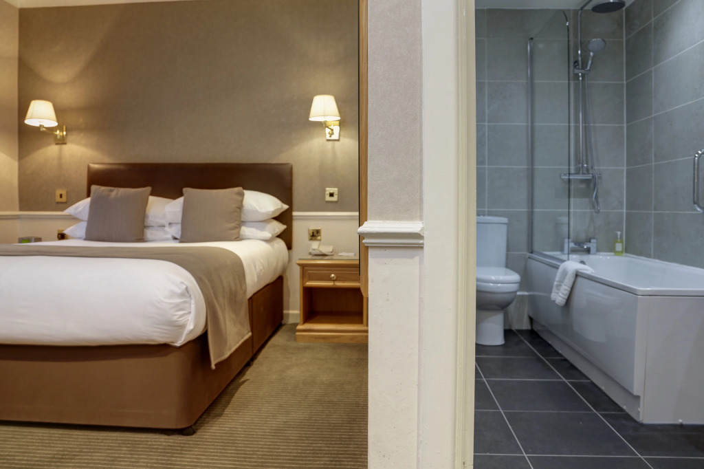 The Oaks Hotel