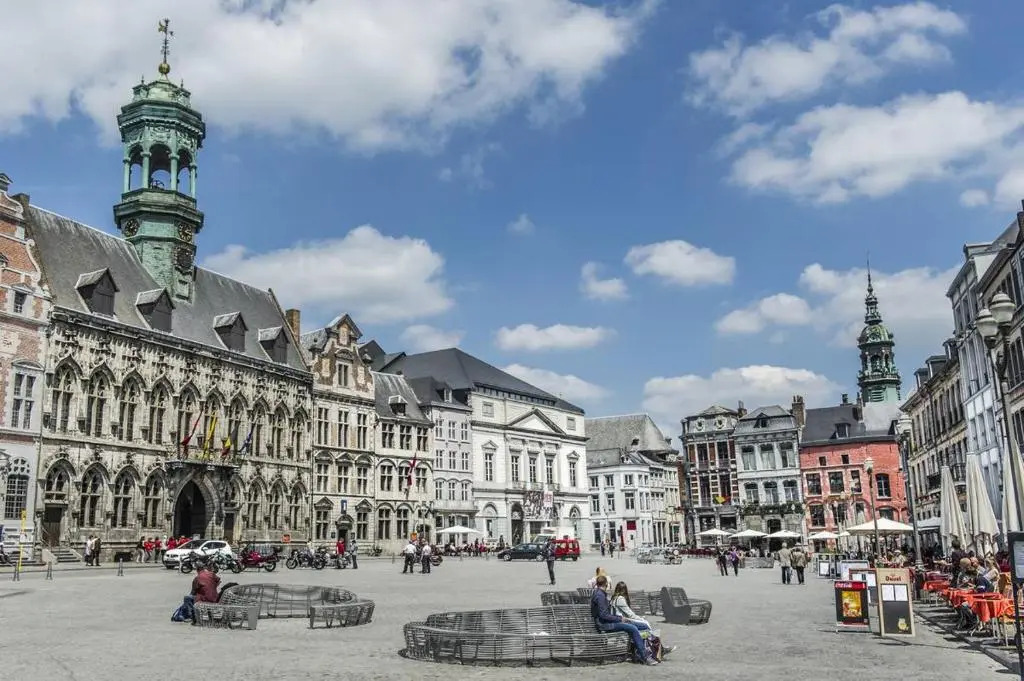 Luxury Penthouse & Terrace - Mons City Center