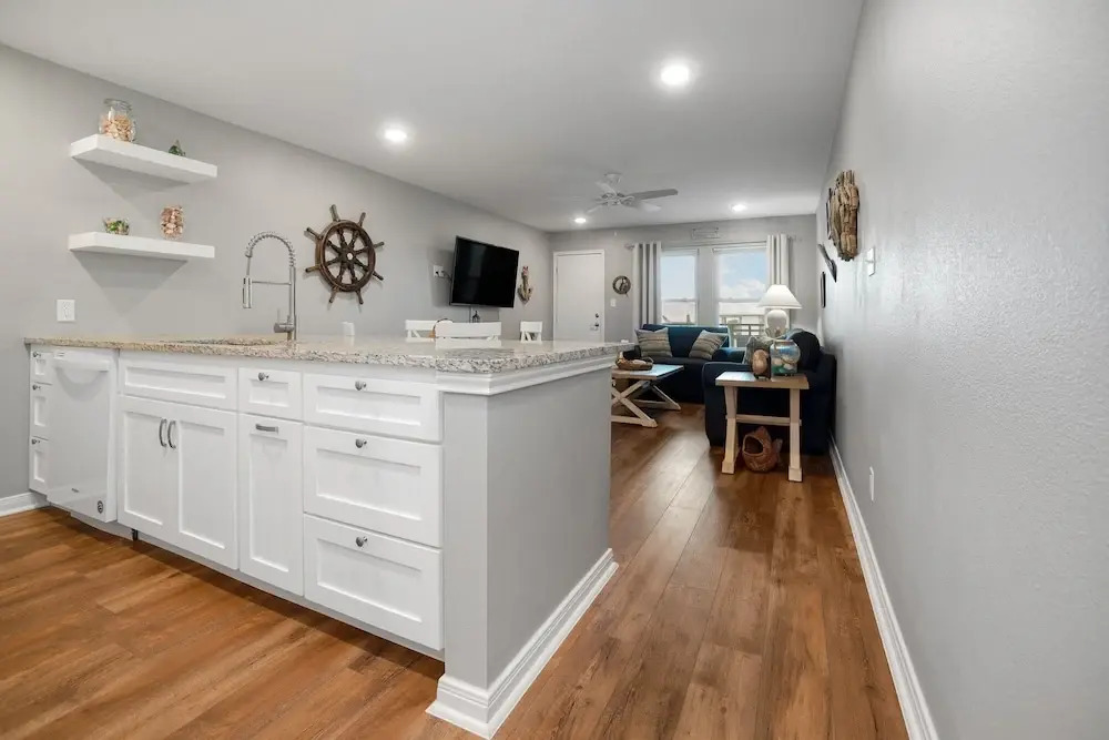 Sunrise Villas 208 - BOARDWALK TO THE BEACH