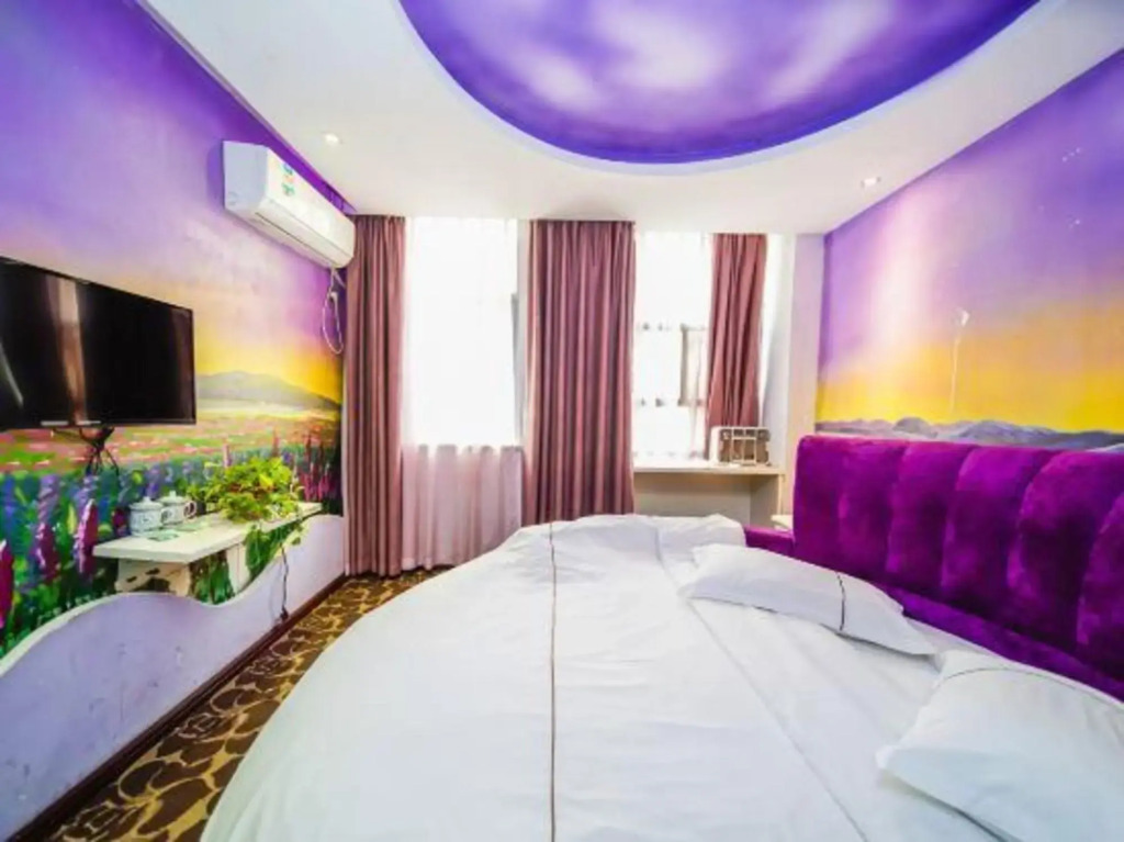 Bojing Theme Hotel (Changsha South Railway Station)