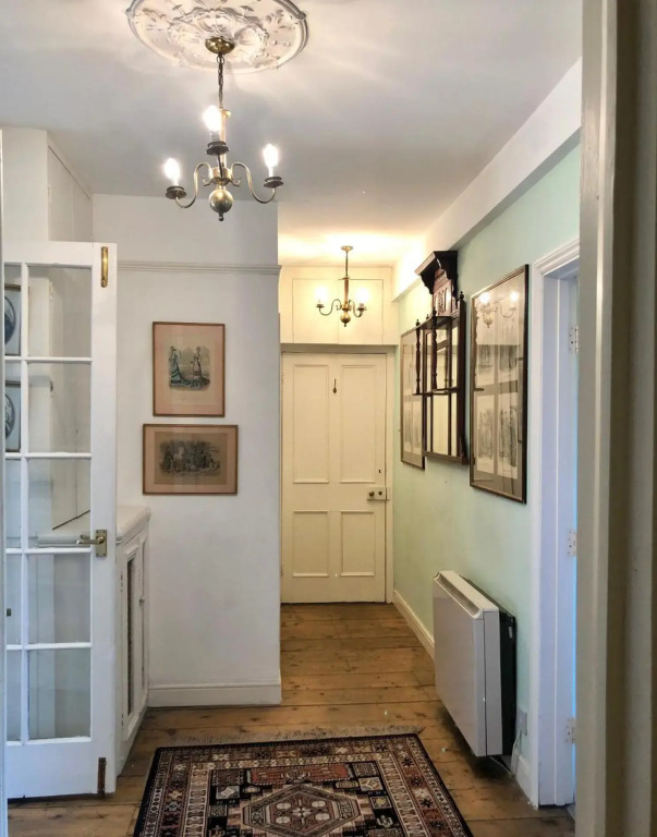 Dressmakers Salon - Unique 3 Bedroom in Gothic Villa