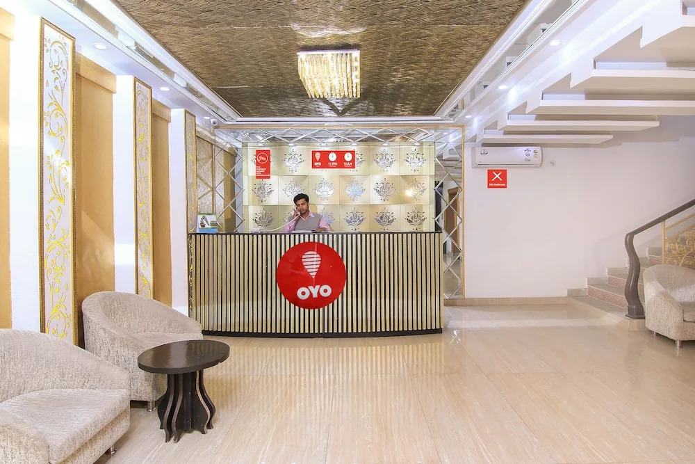 OYO 11532 Hotel SR Grand