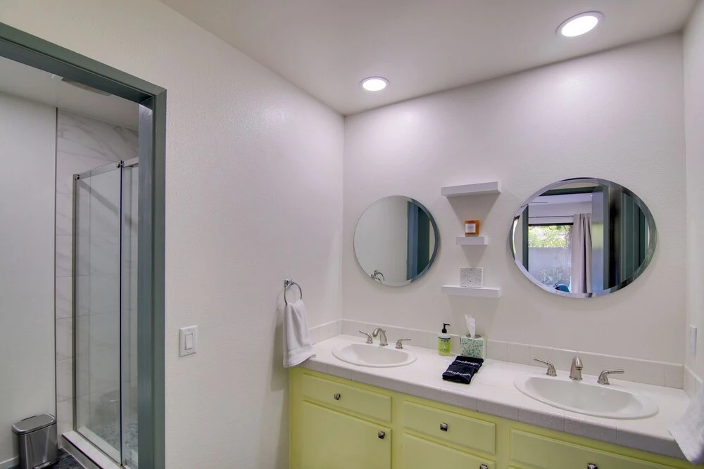 Covered Patio, Pool & Games: Home in Palm Springs