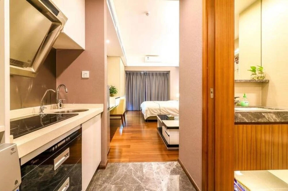 BaiHe International Apartment Hotel