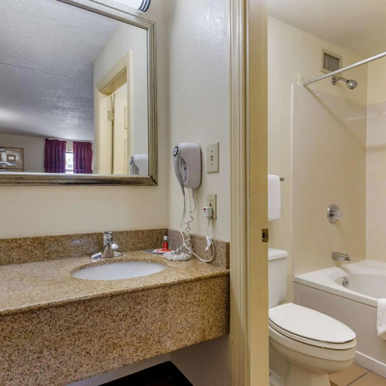 Econo Lodge Fayetteville I-95