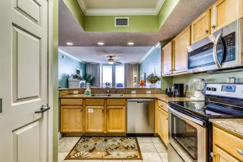Waters Edge 505 2 Br condo by RedAwning