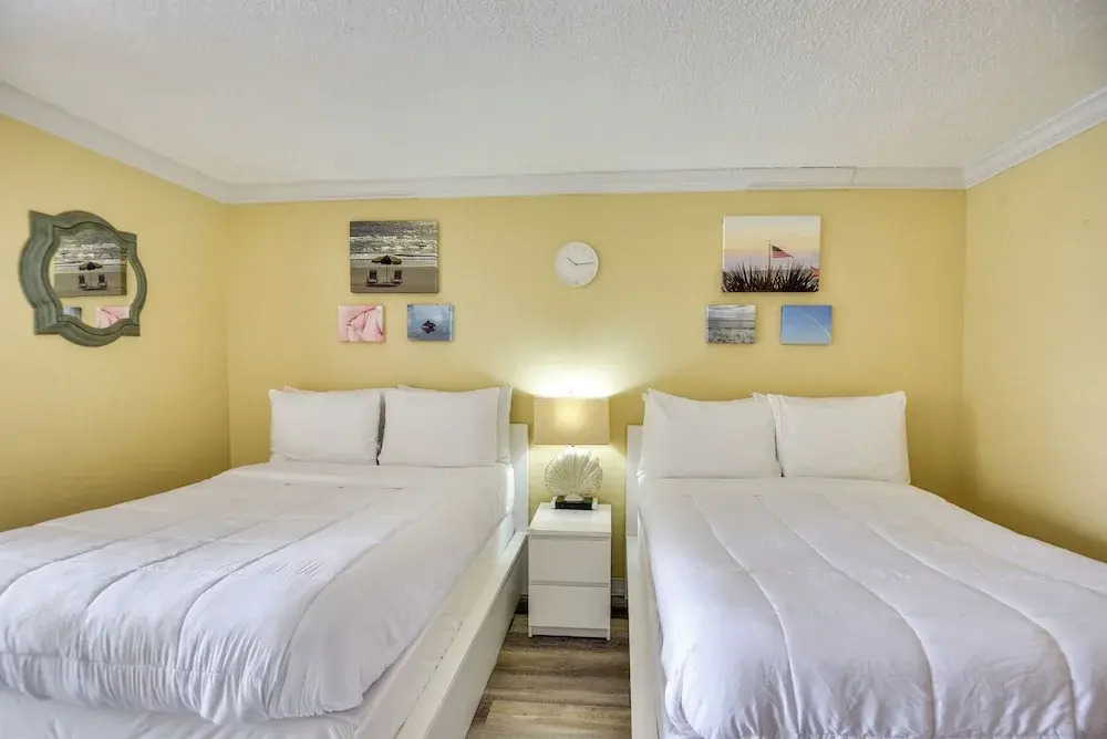 Daytona Beach Studio w/ Private Lanai 1 Mi to Pier