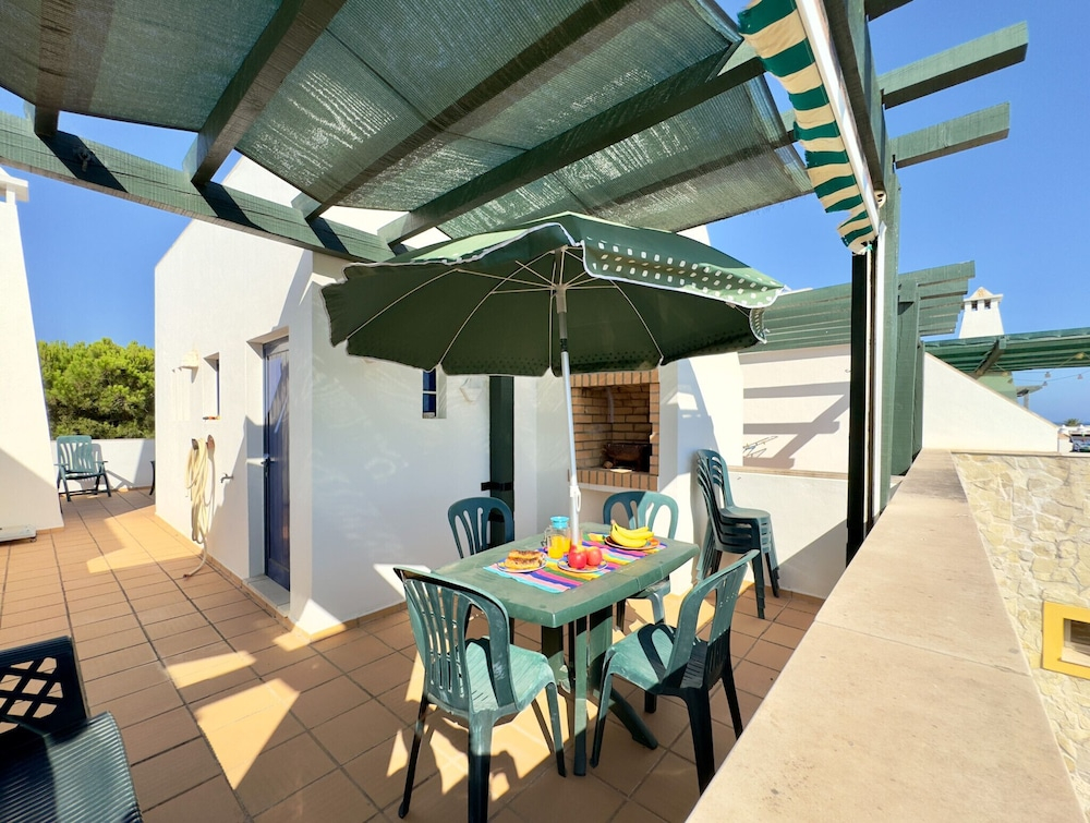 Monte Gordo Vila Verde by Homing