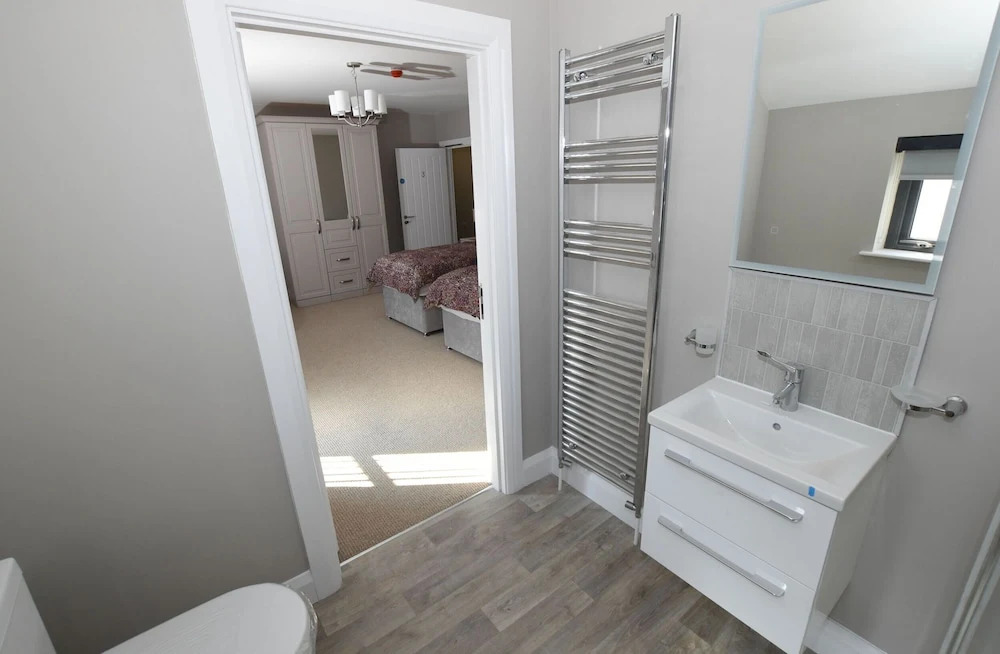 Homestead Hillsborough By Travel Lets Short Term Rental Agency Hillsborough Featuring Apartments, Deluxe Double Suites & Triple Ensuite Rooms