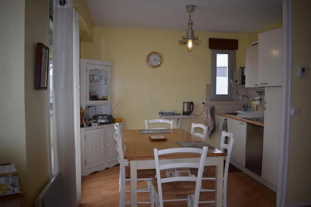 Appartement rénové situé plage de Trestraou à PERROS-GUIREC - Réf 857