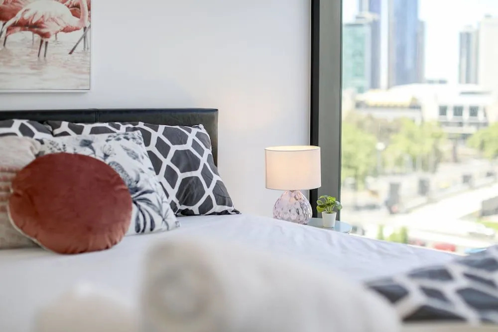 Kozyguru Docklands Modern 1 Room Unit