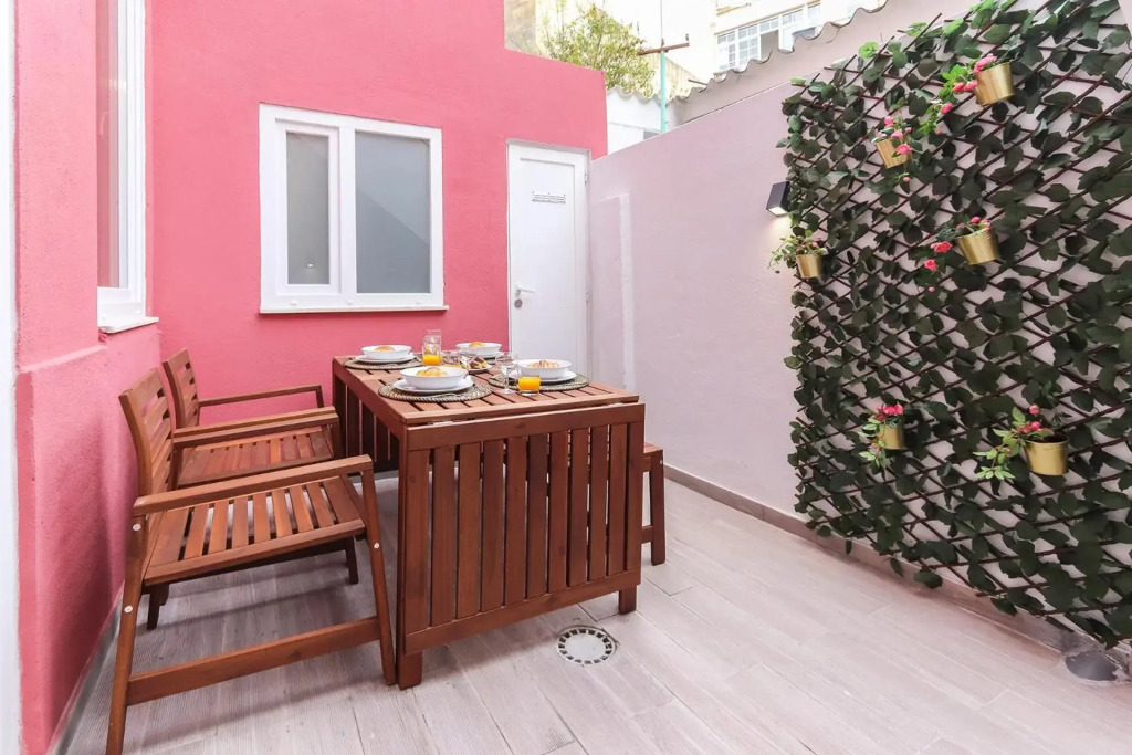 Vita Portucale ! Lisbon Design Apartment with Terrace