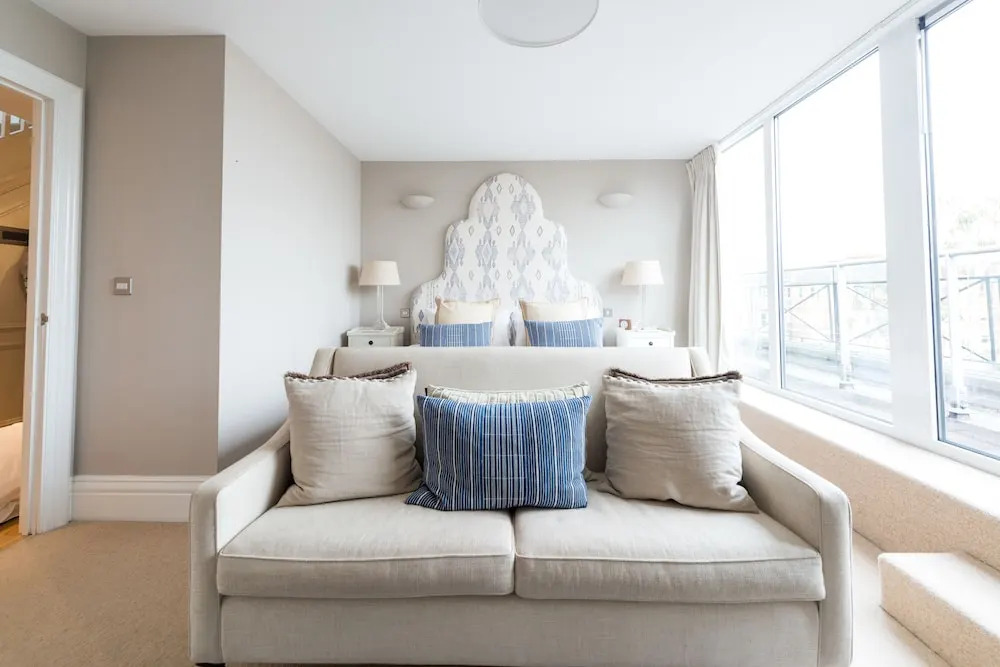 Luxury Battersea Park Home with Stunning Views